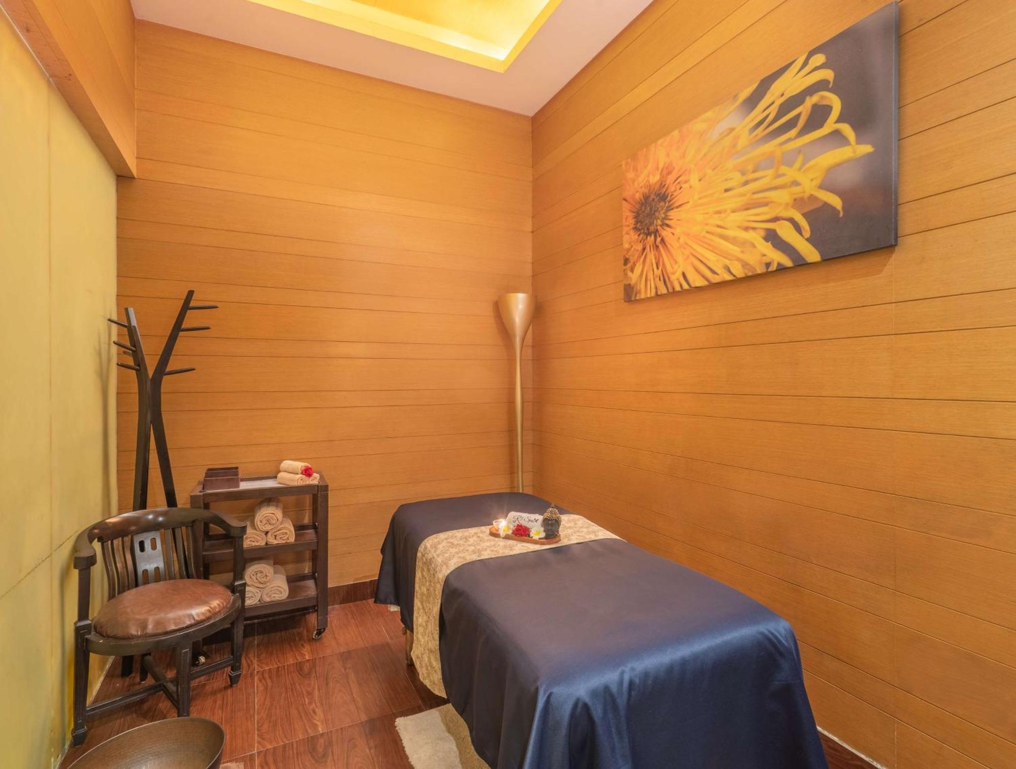 Radisson Gurugram Sohna Road City Center Gurgáon Kültér fotó