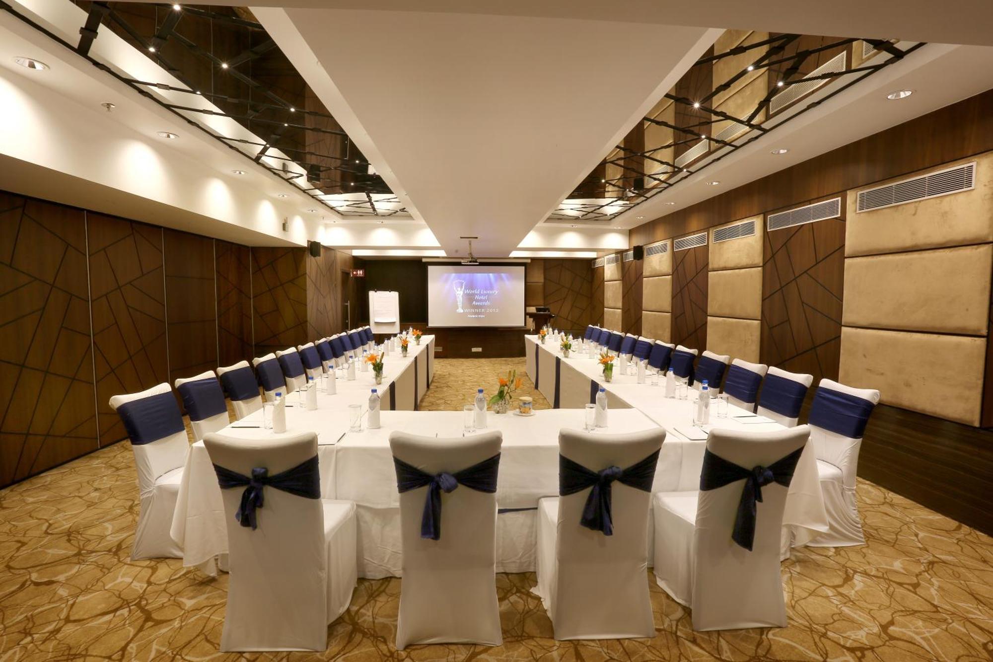 Radisson Gurugram Sohna Road City Center Gurgáon Kültér fotó